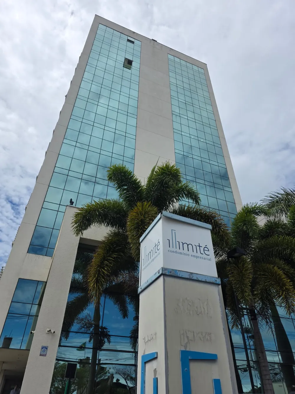 Fachada do Illimité Condomínio Empresarial